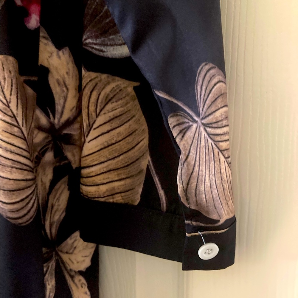 Shirt-Styled Lounger in Tropical Floral Print - Picture 6 of 8